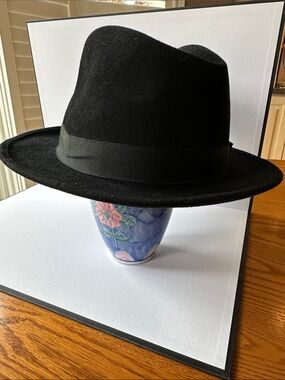 Men's Black Real Fur Felt Fedora Hat with Grosgrain Band vintage